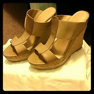 Nude Wedges